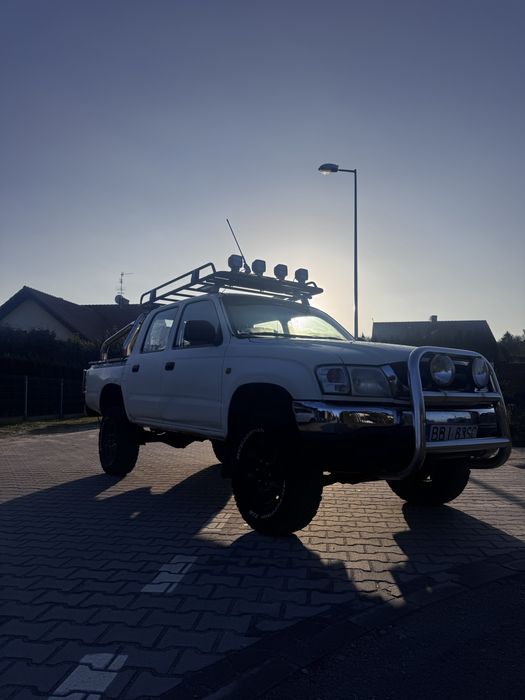 Toyota Hilux 2.4 Diesel 4x4 | Rok 2002 |