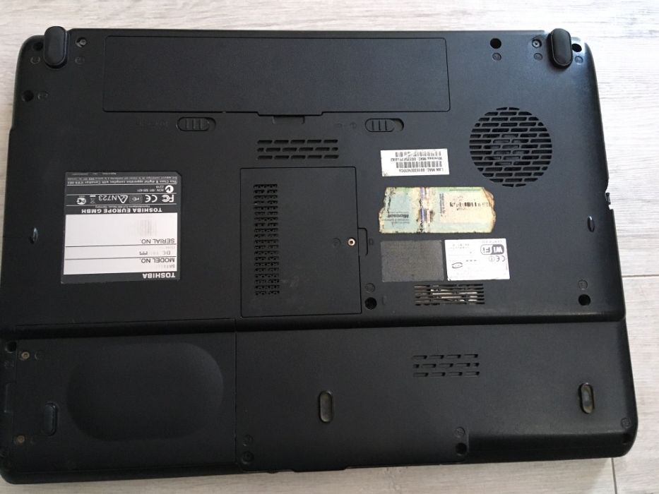 Laptop toshiba L300 - całość lub na części