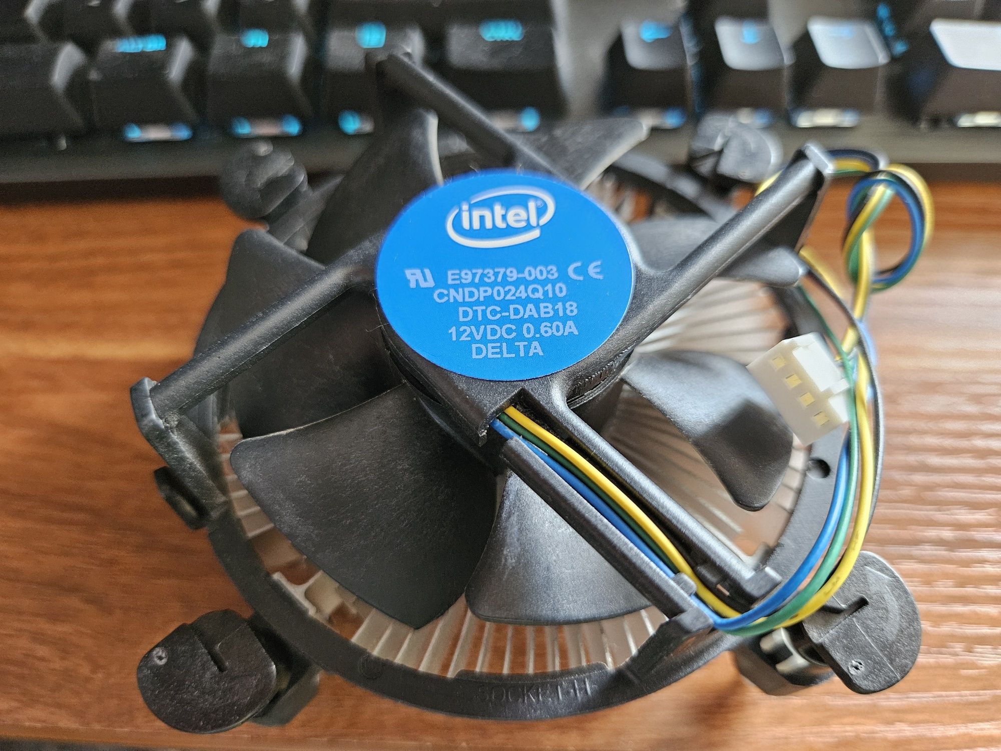 Procesor Intel i3 10100F 3.6ghz +  chlodzenie + pasta gratis