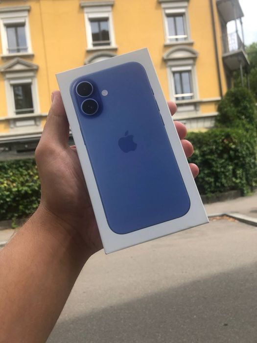 iPhone 16 128 GB Ultramarine