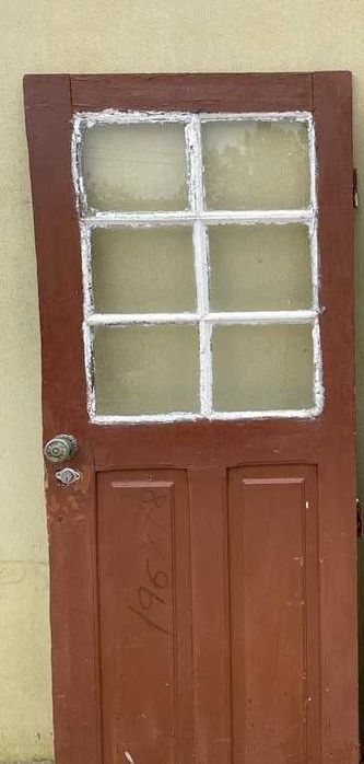 Portas antigas e meias portas