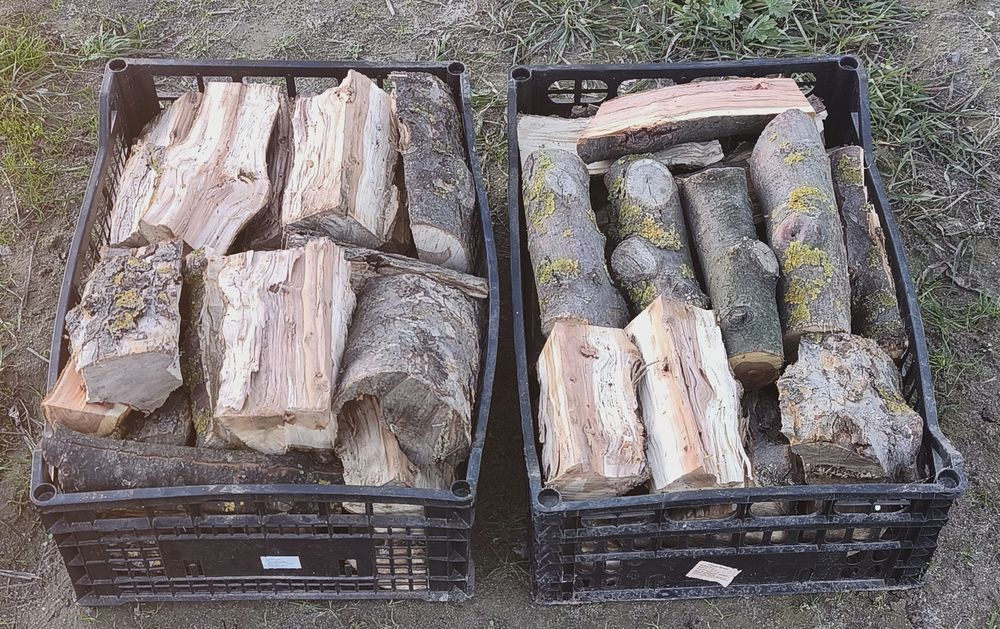 Suche drewno jabłoń do wędzenia z małą domieszką śliwy