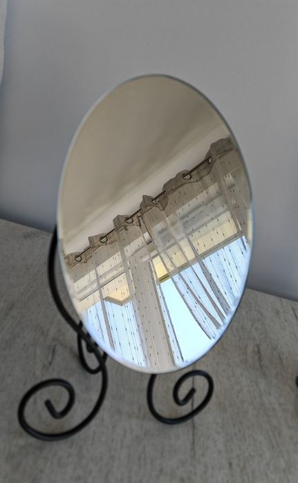 Lusterko do makijażu