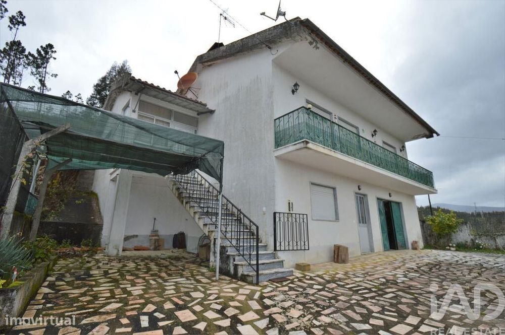Casa tradicional T3 em Alvares de 234,00 m2