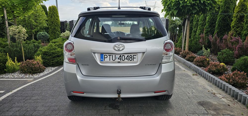 Toyota Verso 2011 r.  7 osób 2.2 DCAT