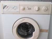 Máquina de lavar e secar roupa
