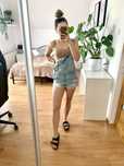 Krotkie ogrodniczki jeansowe Reserved, ogrodniczki jeans Coahella