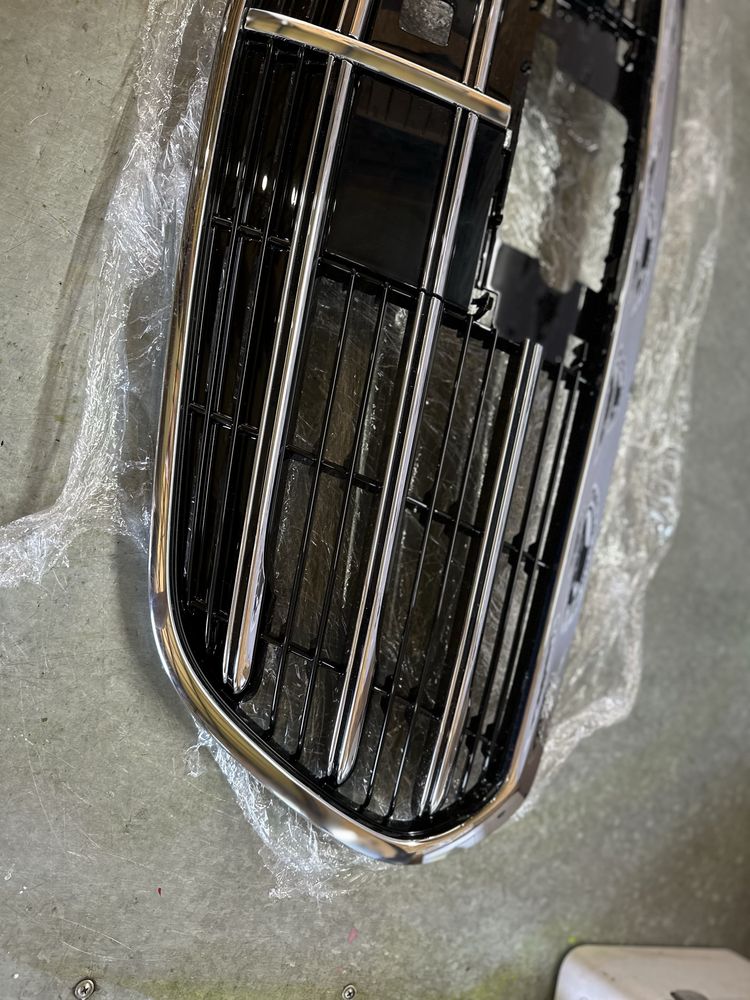 Решітка Mercedes w223 S-class