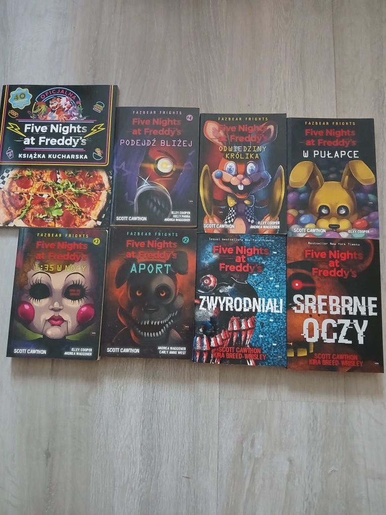 Ksiazki FNAF 8 szt