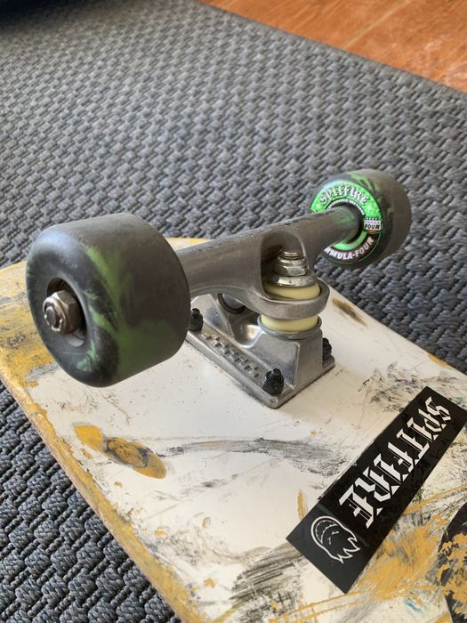 skate (ace trucks 55 Af-1, spitfire wheels 55mm conical full 99du)