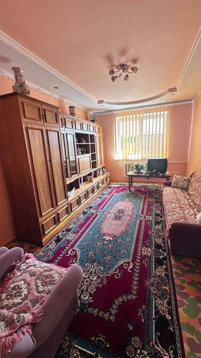 Продається чудовий двоповерховий будинок у мальовничому селі Малинівка