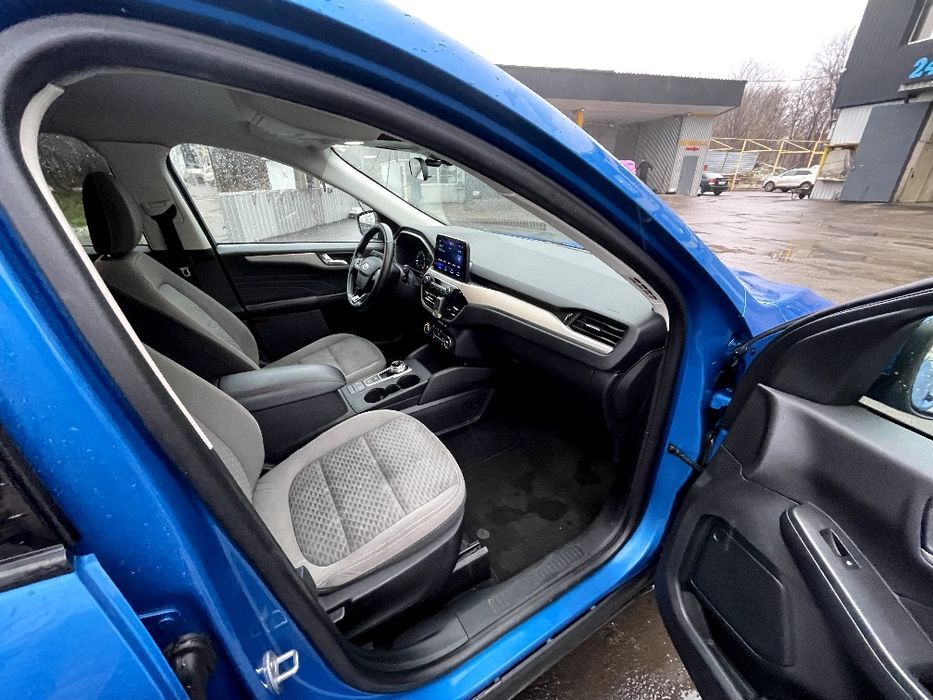 Продам Ford Escape 2021
