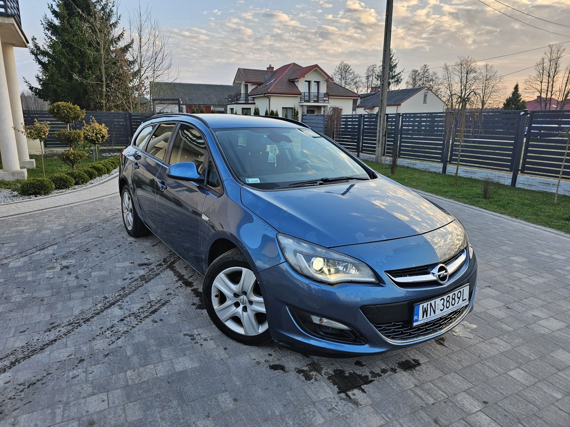 Opel Astra J Kombi Bixenon 2015" Super Stan !!!