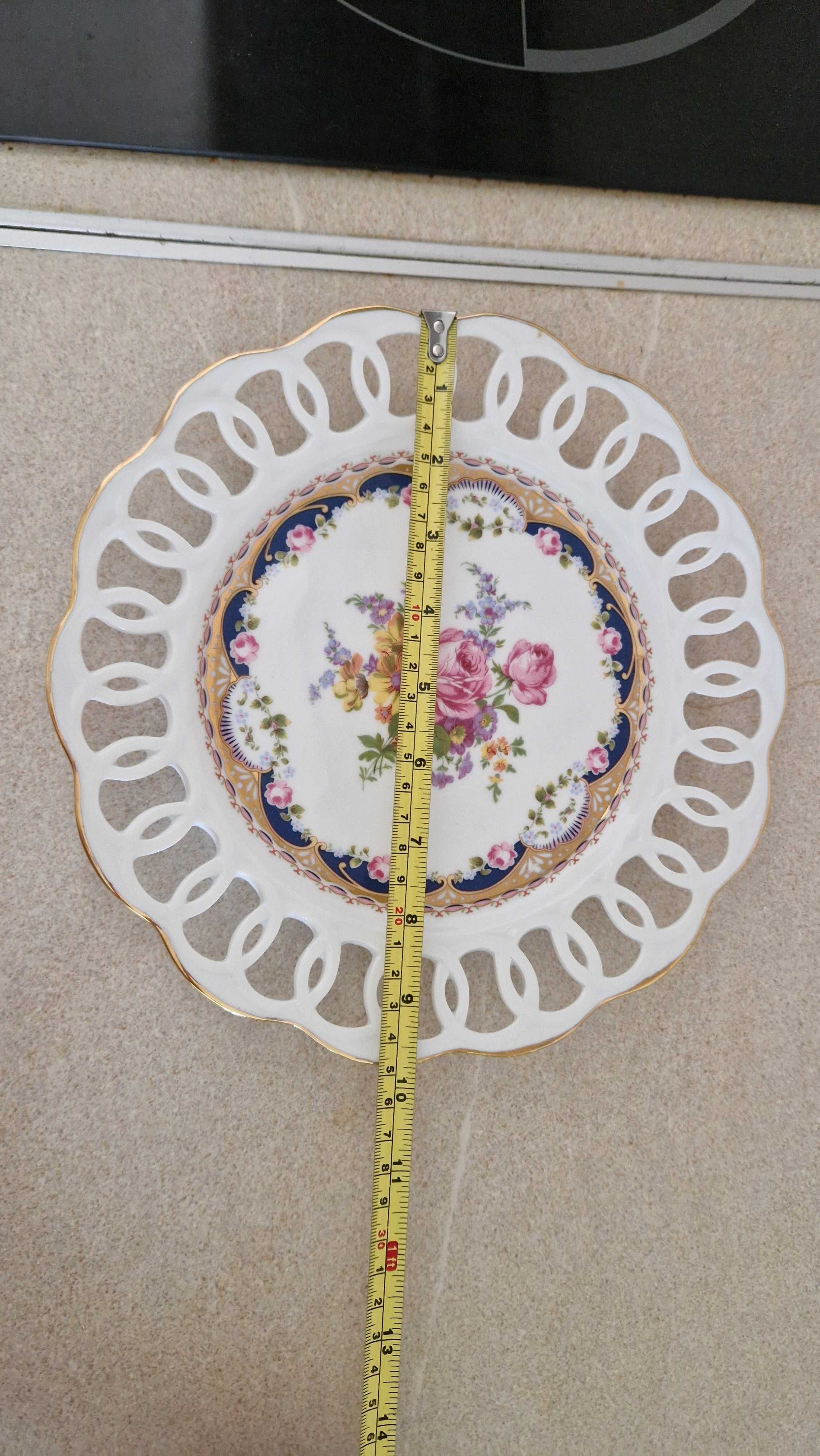 Prato decorativo de porcelana, T. Limoges, pintado à mão
