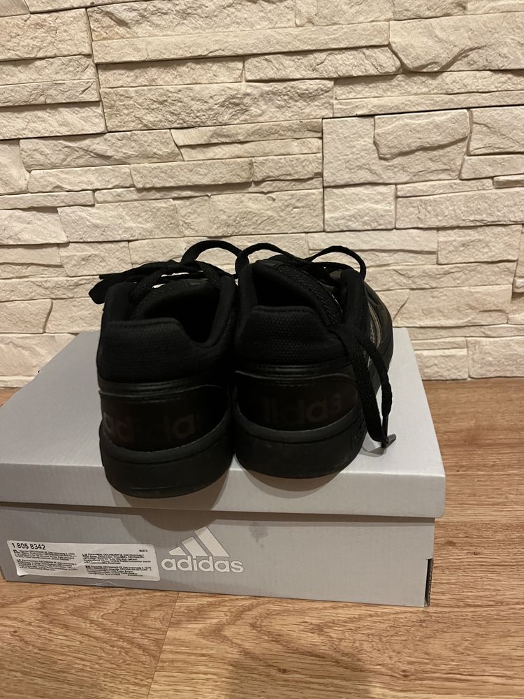 Sprzedam buty Adidas r.35 Nowe