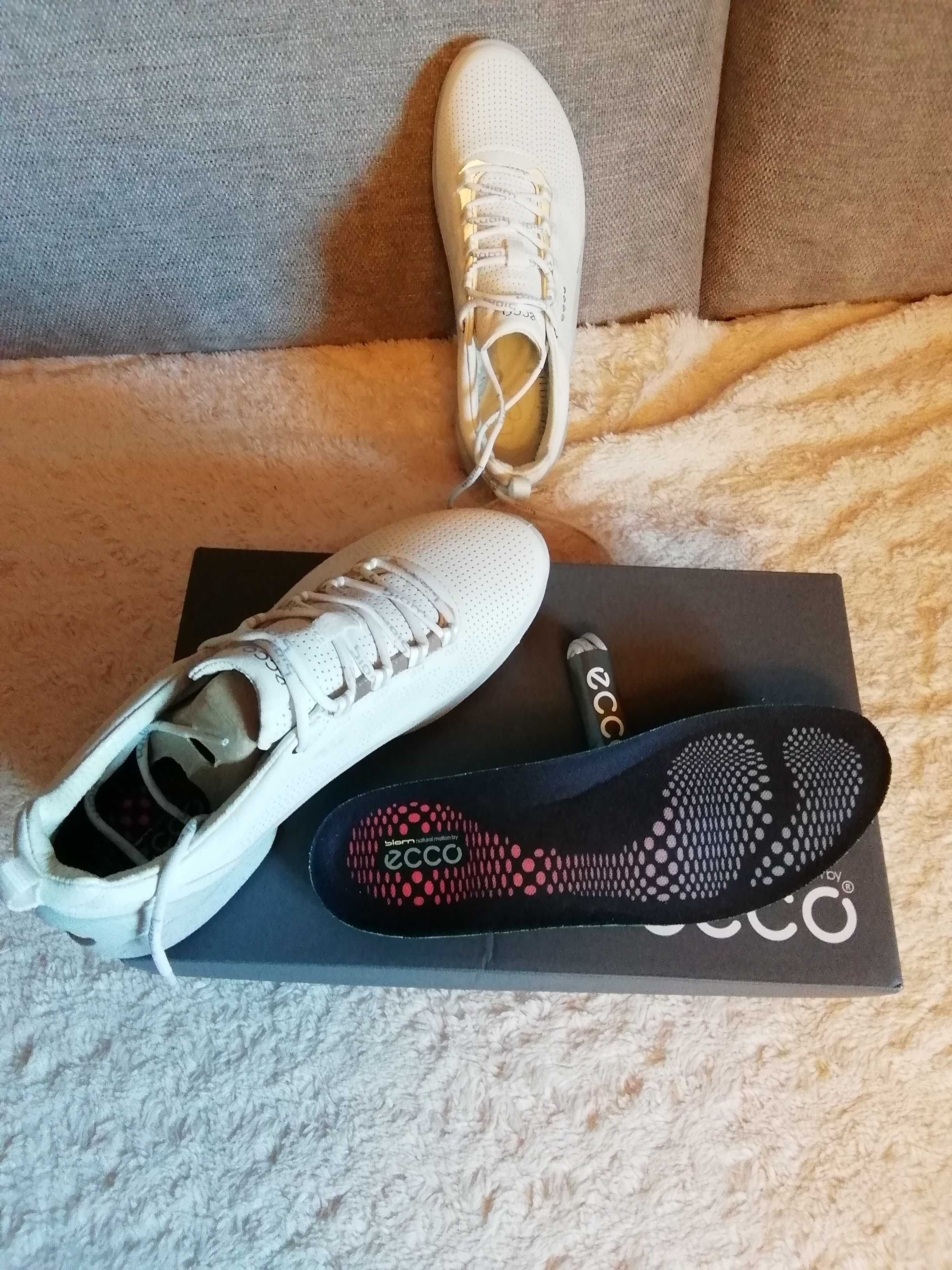 Buty sportowe damskie EccoBiom Fjuel 007