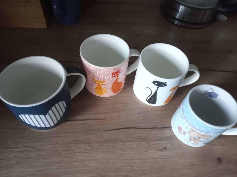 Zestaw piękne kubeczki, kubki  250-300 ml