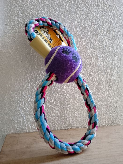 Brinquedo de cão corda bola