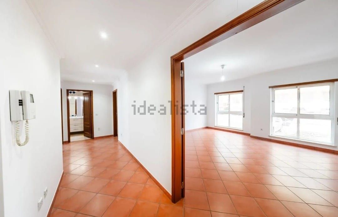 Alugo T3 com terraço e garagem