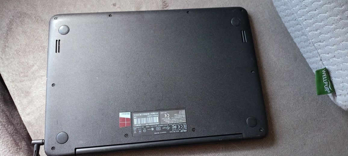 Asus r416s Intel 4core 2,4ghz dysk  128gb emmc szybki do internetu