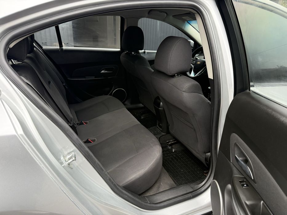 Chevrolet Cruze 1.8 з газом