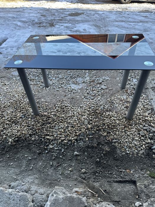 Sprzedam stul z Szkla chartowanego do jadalni lub kuchni-super stan.