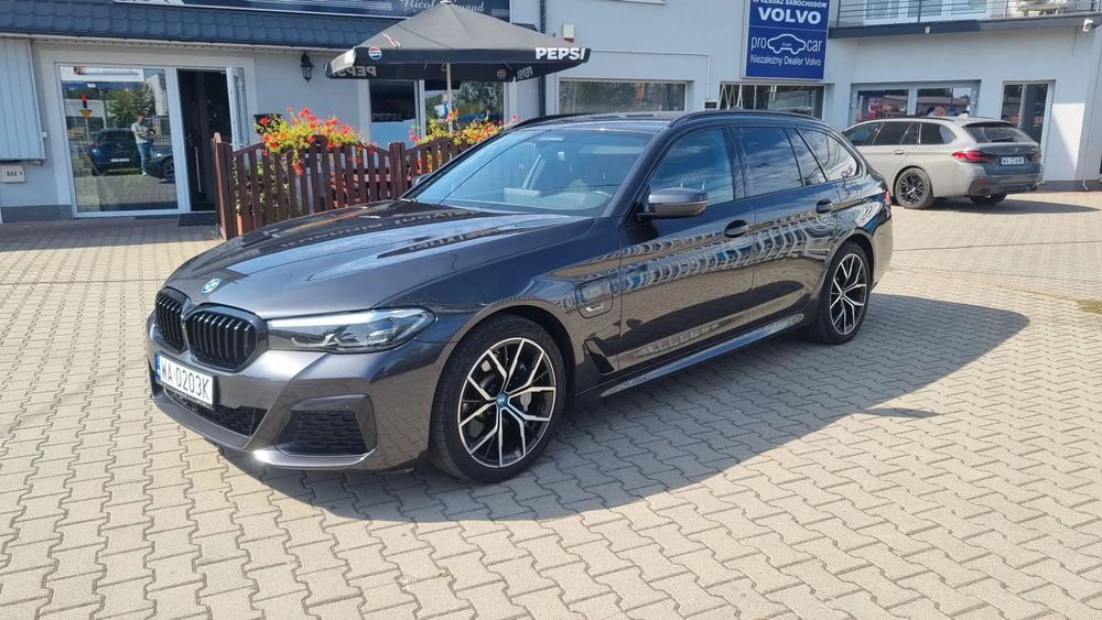 BMW Seria 5 530e 292KM xDrive Plug In/ Hak/ M Sport/ Kamery 360