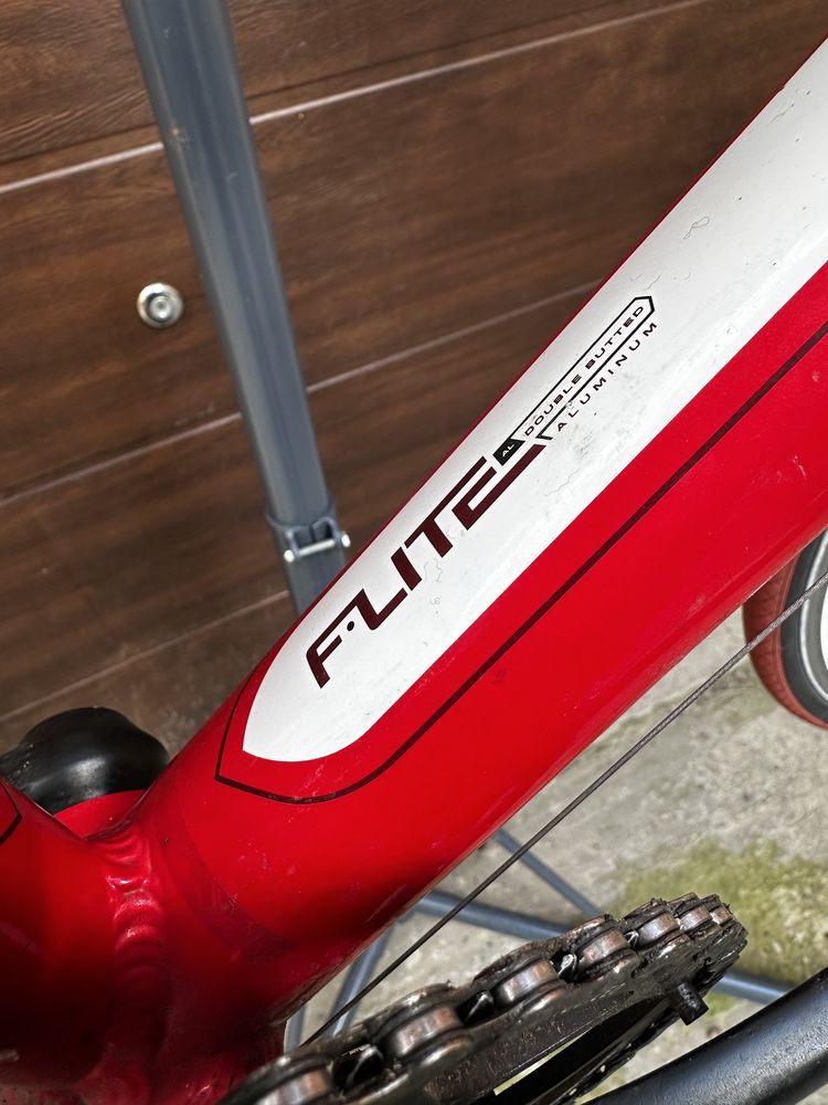 Шосейний велосипед FELT Flite