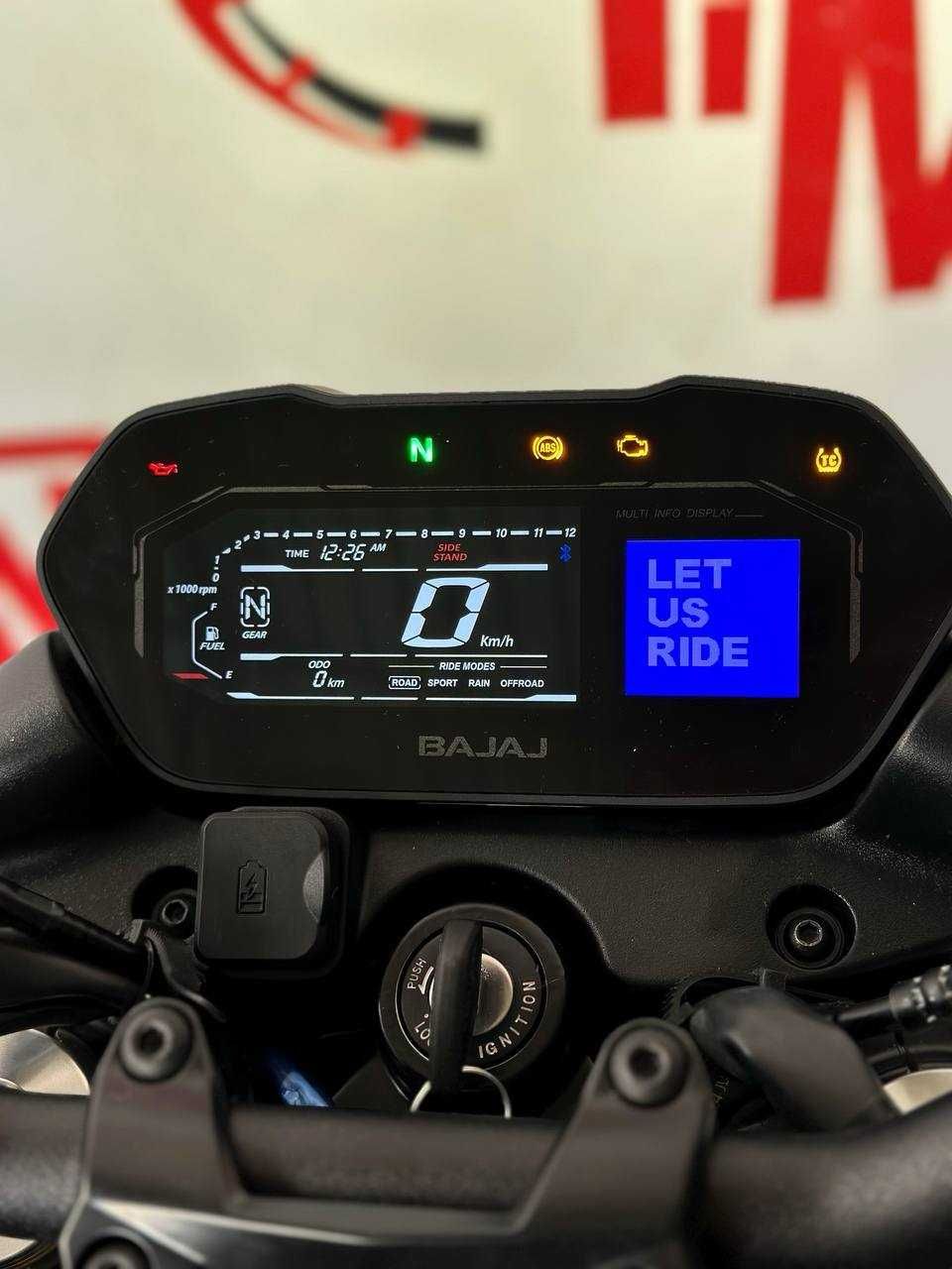 Новий мотоцикл Bajaj Pulsar NS400