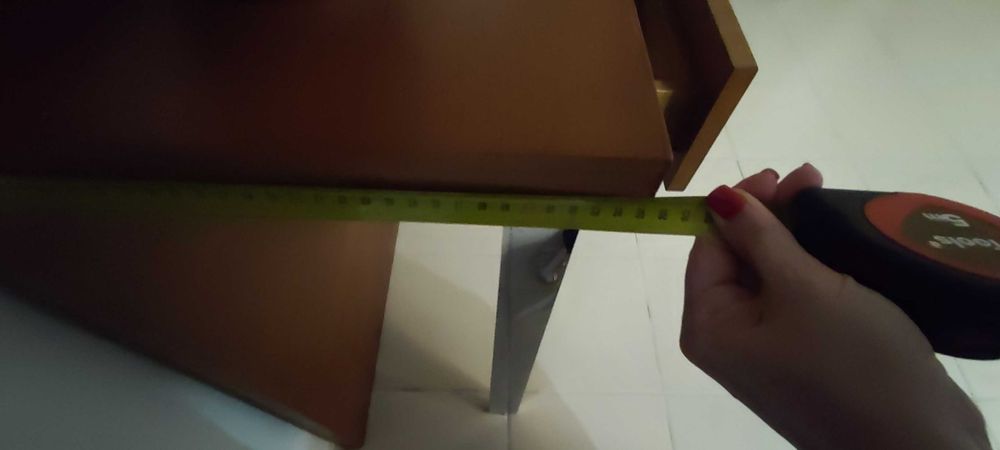 Aparador de entrada em cerejeira e pés metálicos