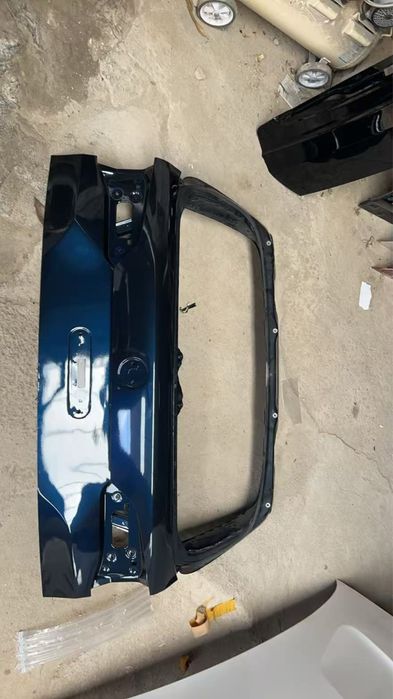 Крвшка багажника верх и риз bmw x5 g05