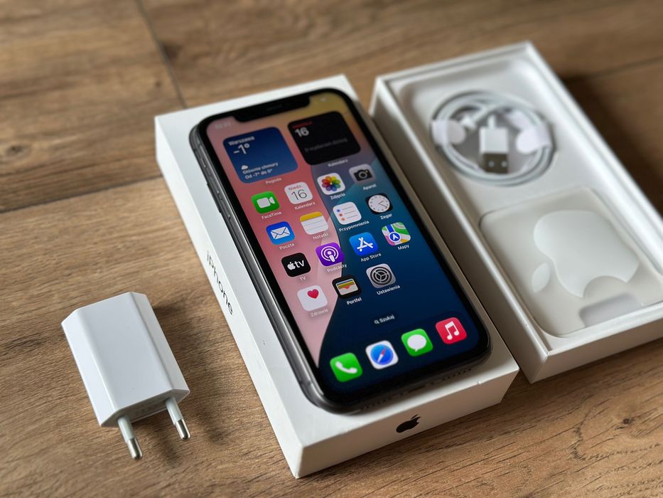 iPhone 11 64GB czarny z ładowarką bateria 92%