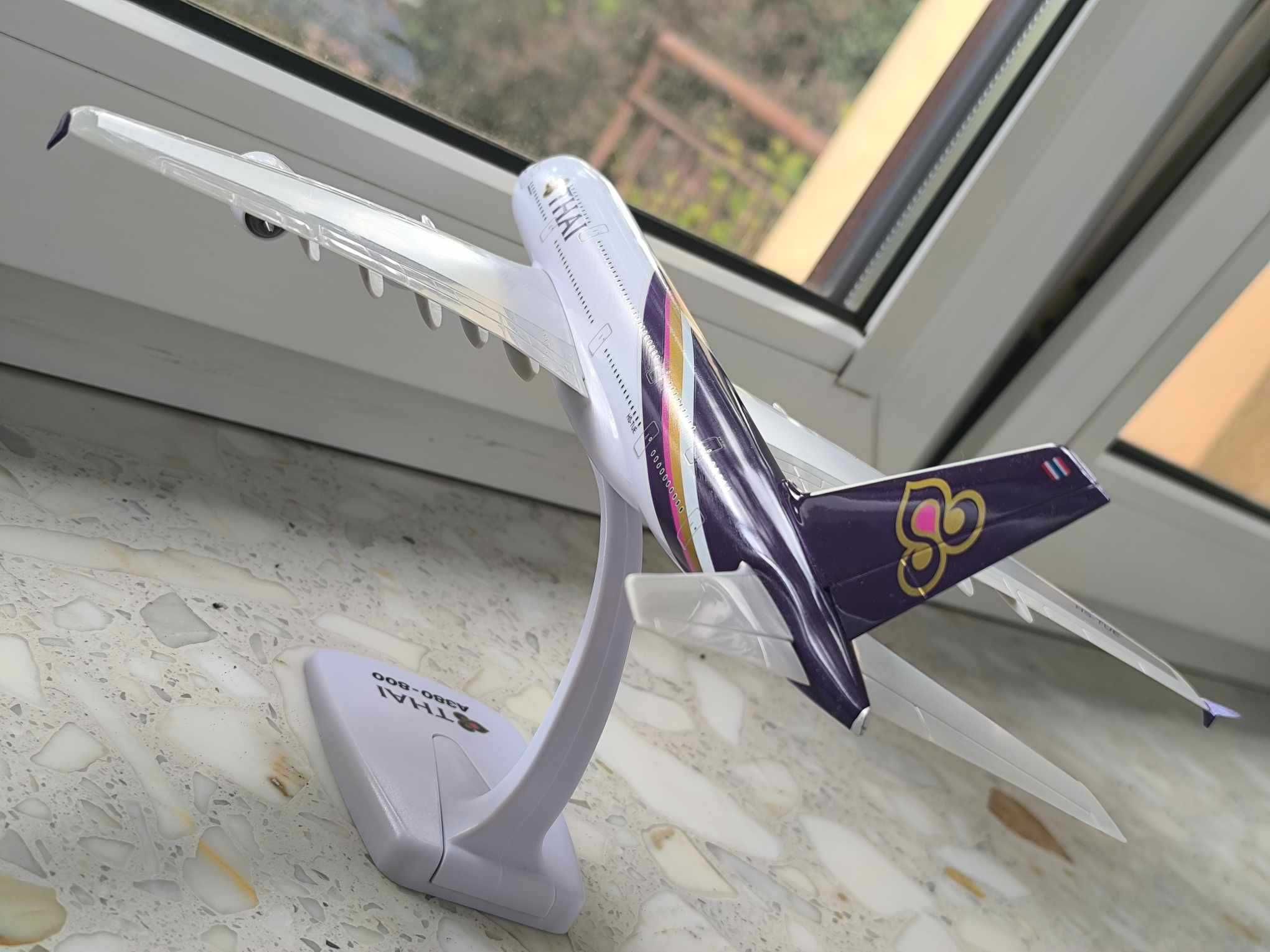 Thai Airways - AIRBUS A380-800, HS-TUE,  model 1:200