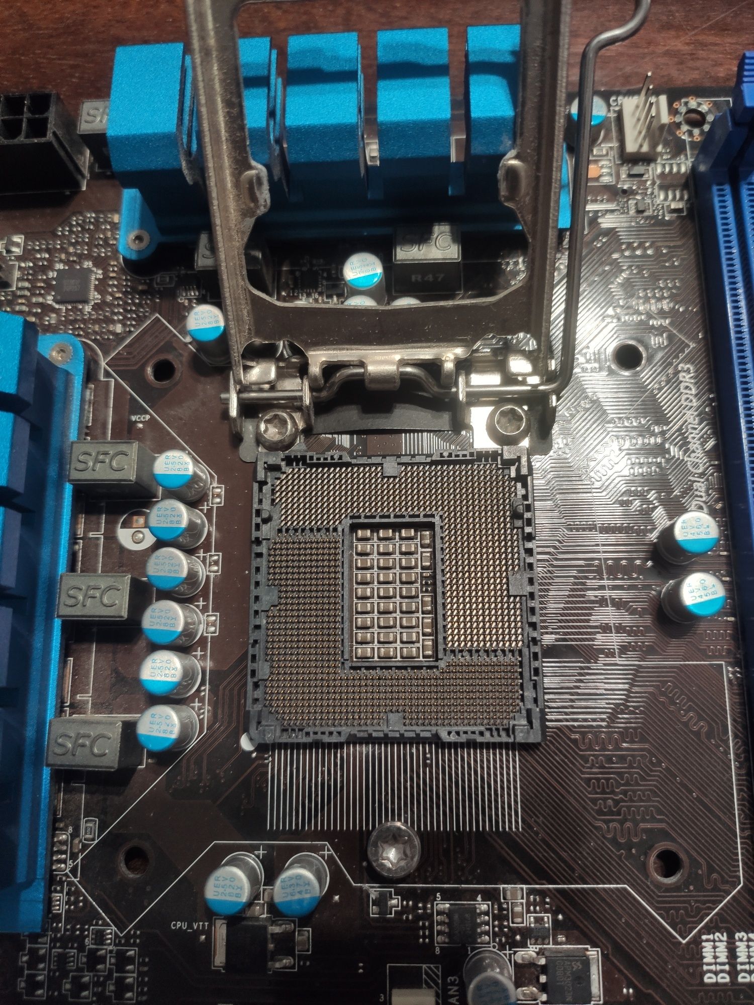 Материнська плата MSI B75A-G43 не робоча