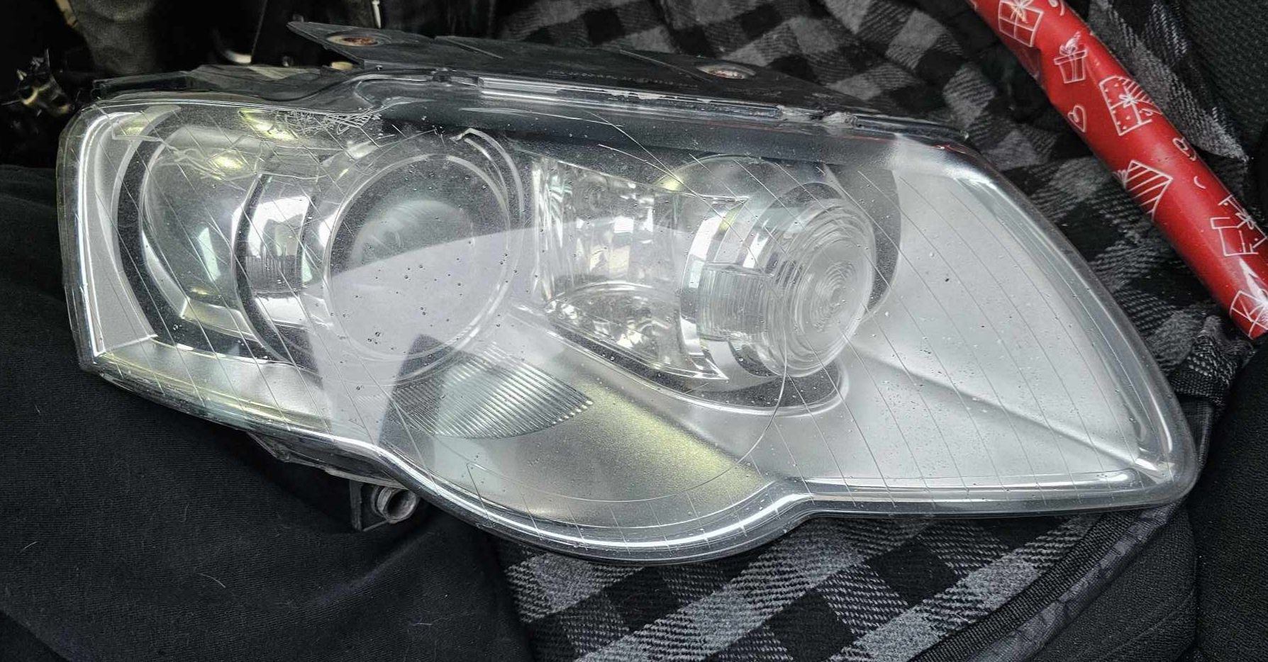 Lampa Reflektor Bixenon skretny druga lampa gratis VW Passat B6