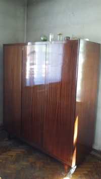 szafa 3-drzwiowa drewniana na wysoki połysk