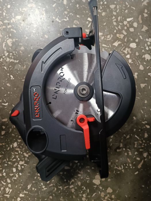 Акумуляторна циркулярна пила DSC-200BC Ultra