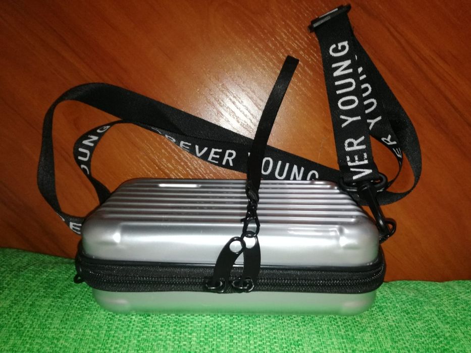 Mini torebka-kuferek