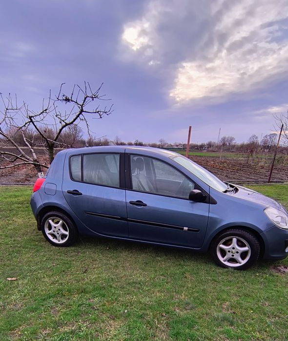 Продам Clio 1.6 автомат