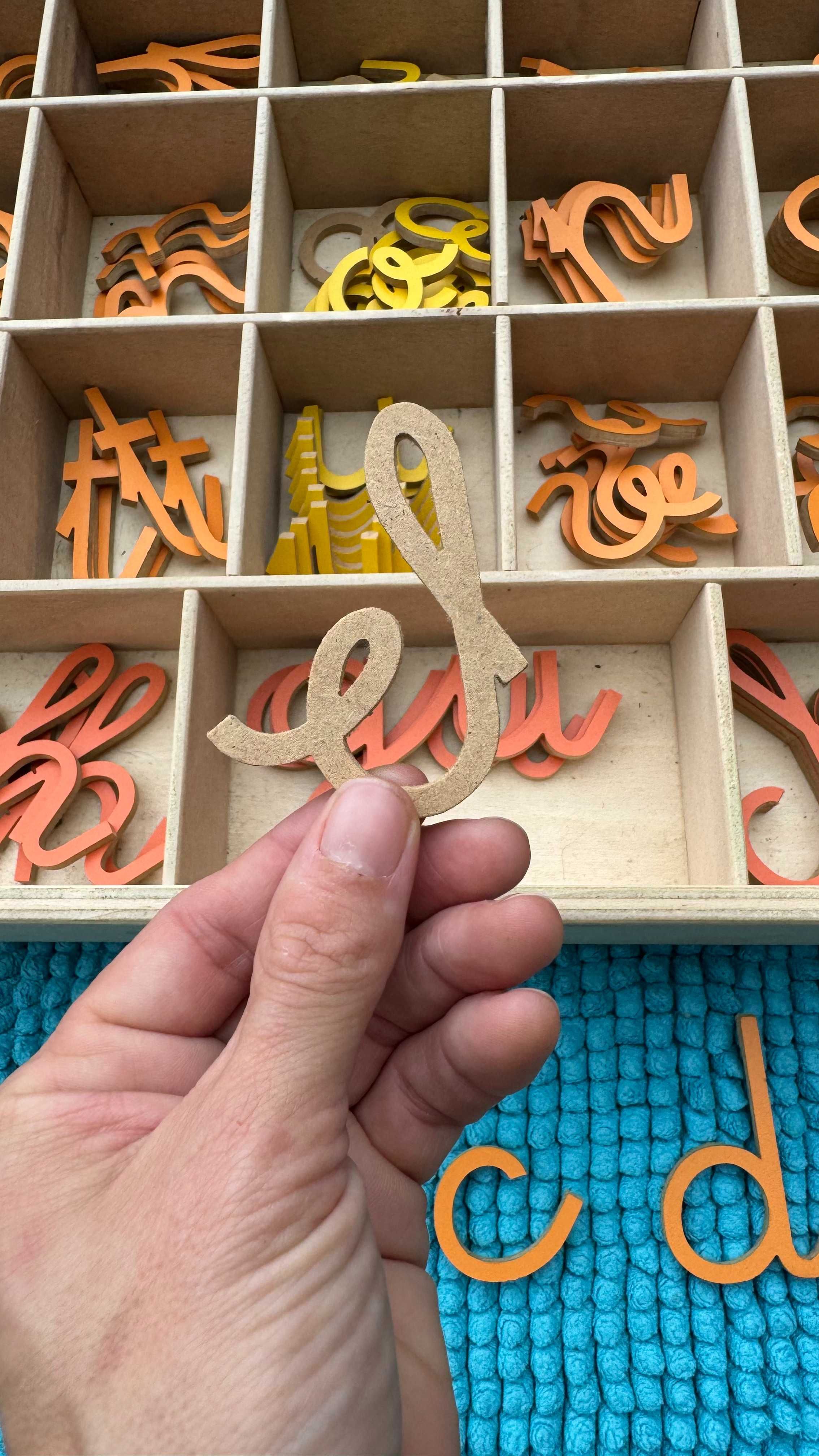 Alfabeto móvel + letras de lixa + bandeja areia | Materiais Montessori