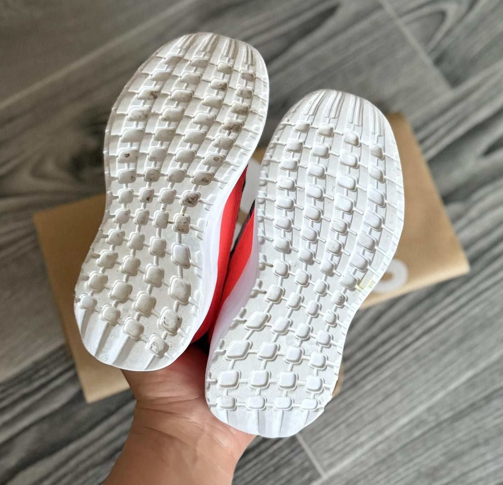 Кроссовки Adidas (оригинал). Размер 25.