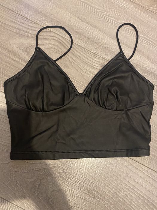 Skórzany crop top
