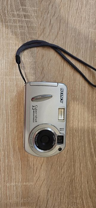 Aparat fotograficzny Sony DSC-P32  Czaderski oldschool. Stan idealny,