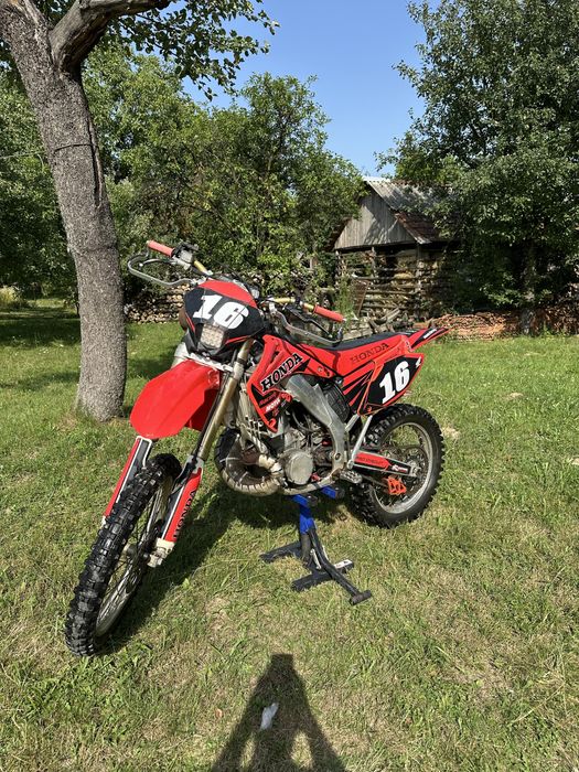 Продам мотоцикл Honda cr250r HM