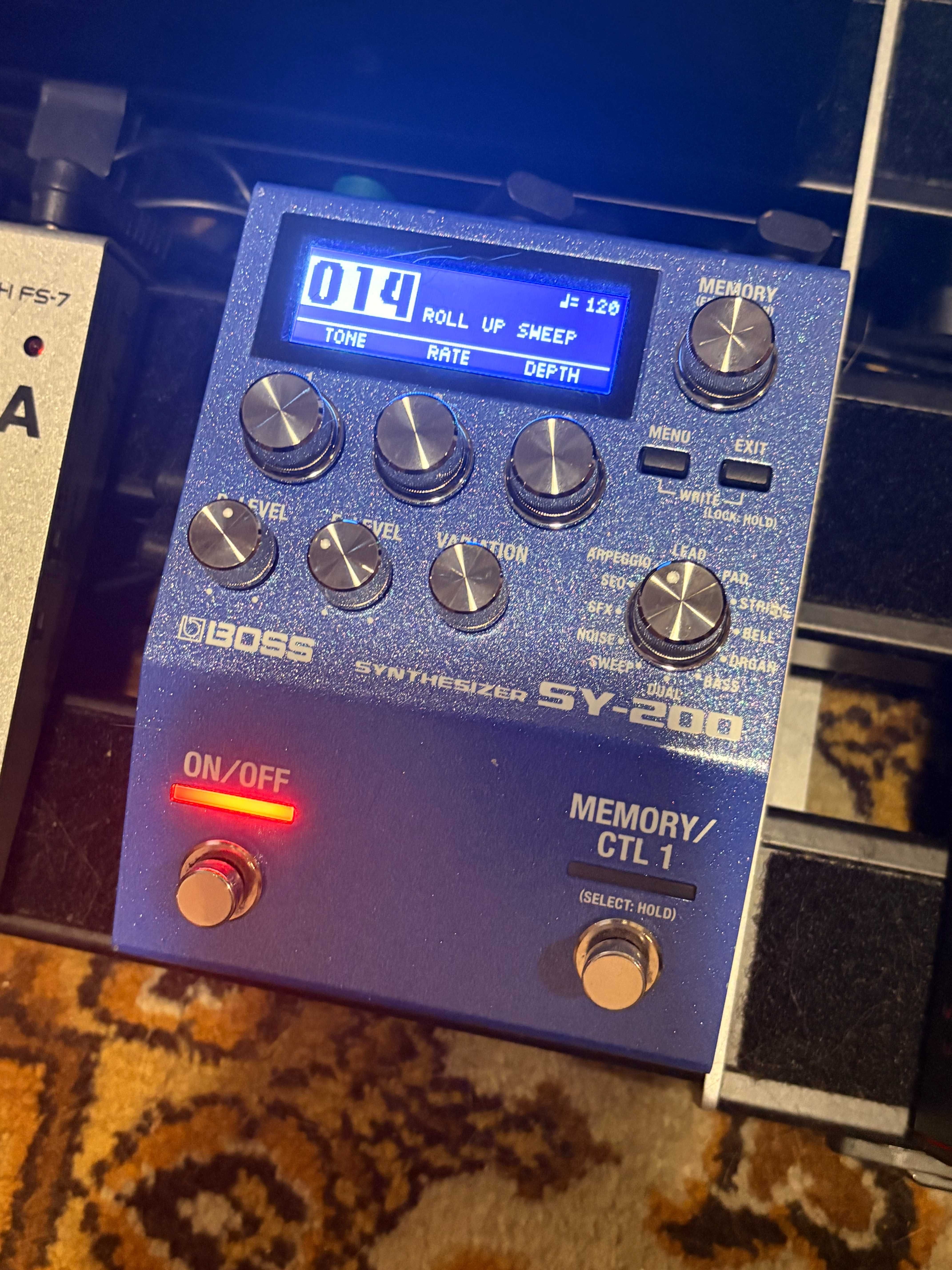 BOSS SY-200 Synthesizer
