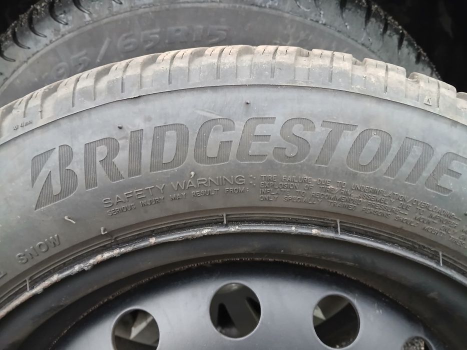 Bridgestone 185/60R/15 84T z 2019 r. (ZIMOWE)