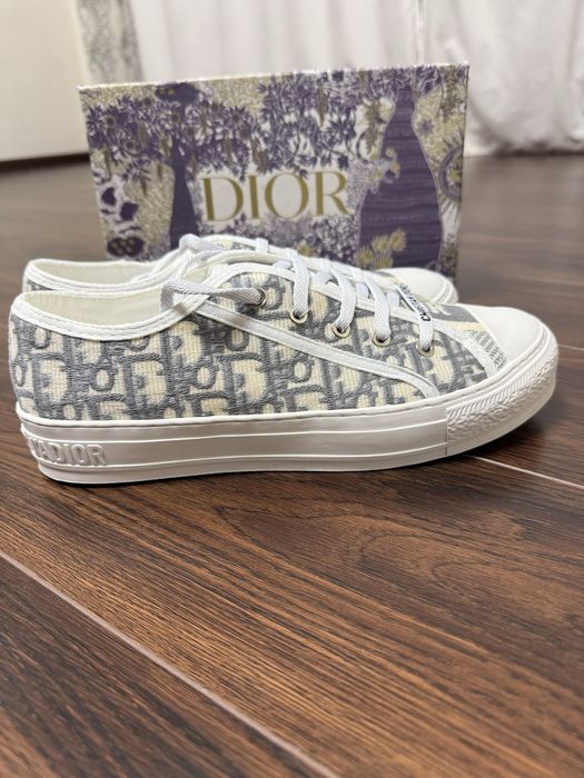 Жіночі кросівки Dior