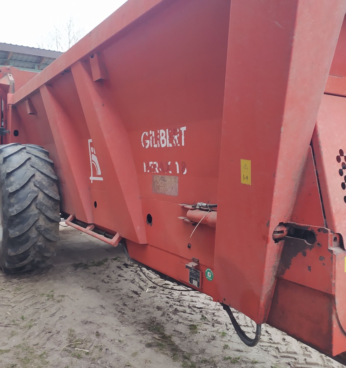Rozrzutnik obornika Auran 12t pionowy adapter