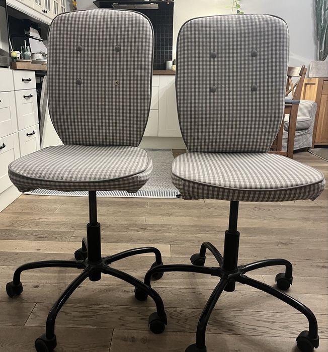 Dwa krzesła obrotowe IKEA
