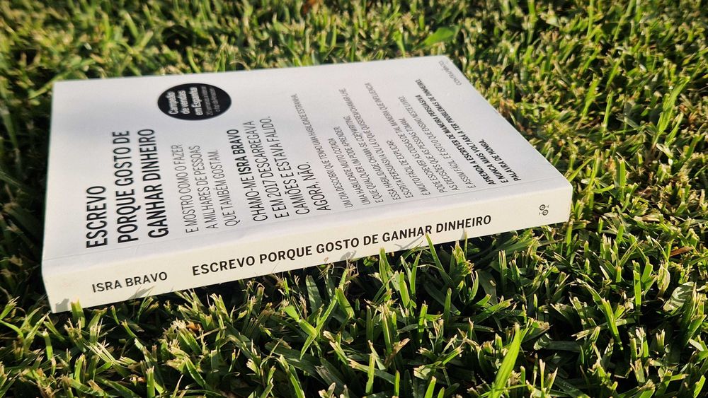 Livro - Escrevo Porque Gosto de Ganhar Dinheiro - Isra Bravo
